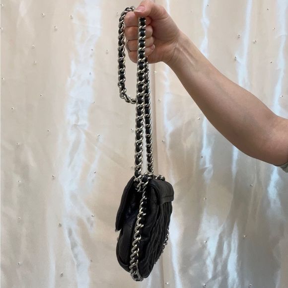 🚫SOLD🚫CHANEL Chain Around Leather Crossbody Bag - Picture 5 of 15
